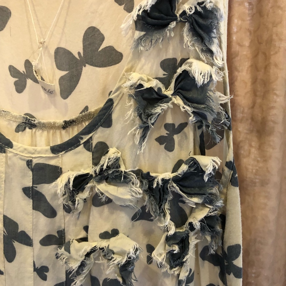 Flowy, Feminine Tank - Picture 4 of 8